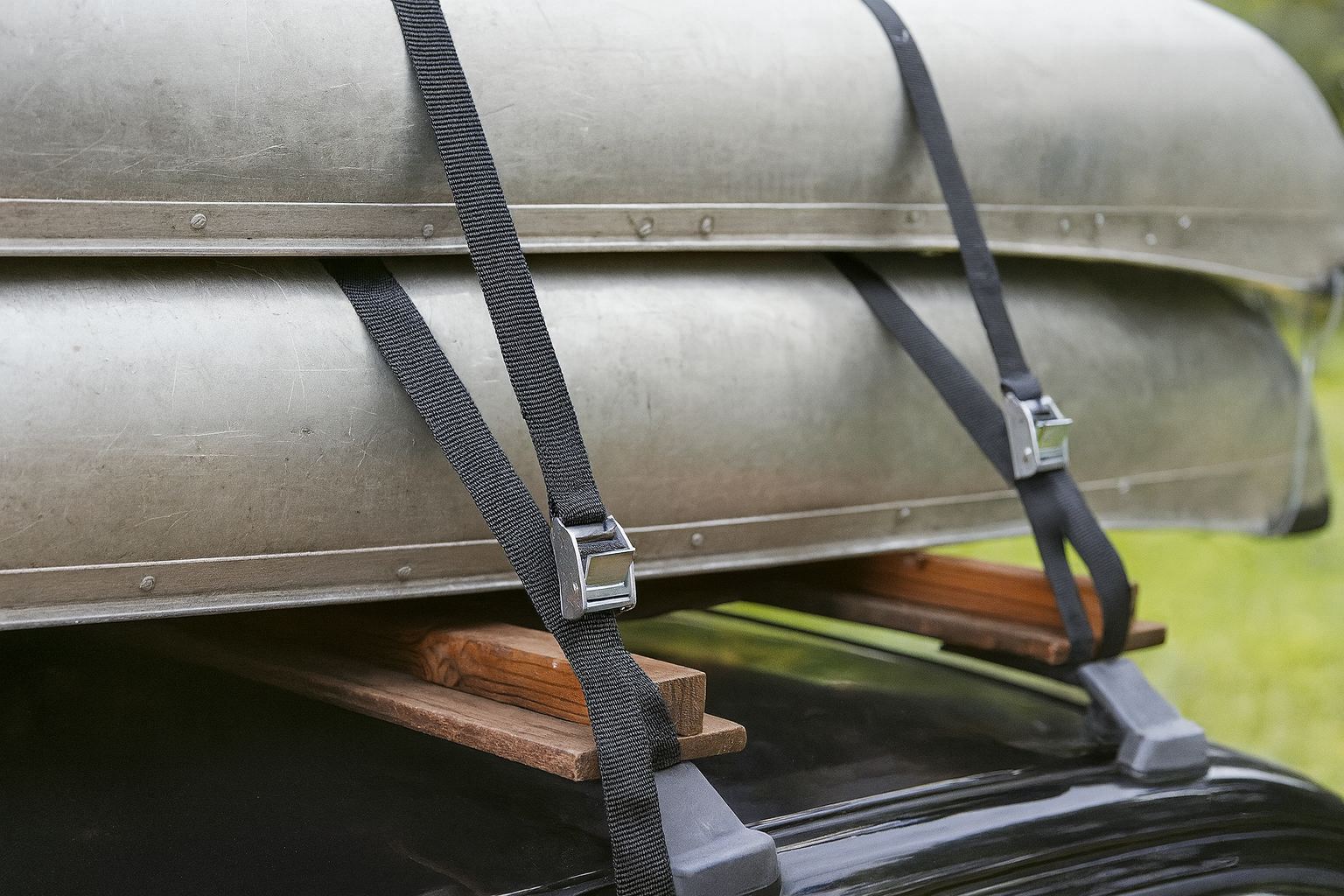 Heavy-duty cam buckle tie down straps UK professional cargo securing equipment