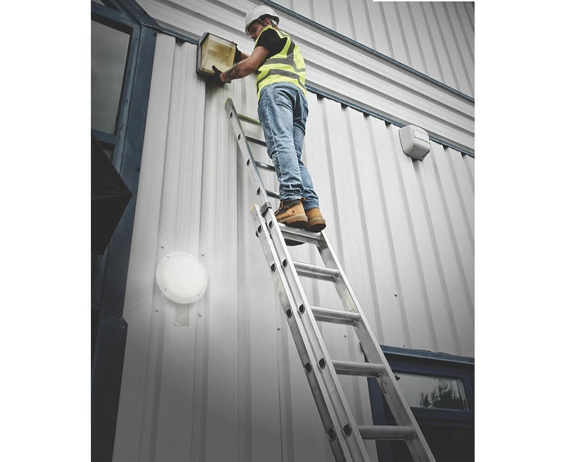 Industrial Grade Aluminium Double Extension Ladder For Trade Work - 4.88m