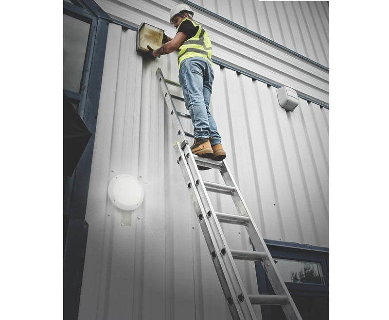 Heavy Duty Aluminium Extension Ladder For Internal And External Use - 5.26m