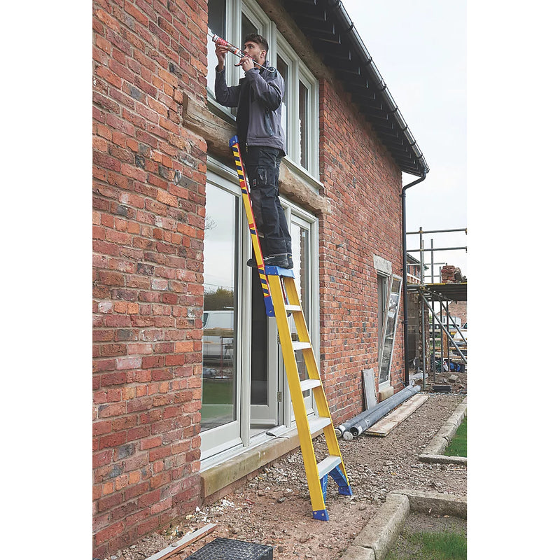 Highly Durable Aluminium Combination Ladder For Industrial Use - 2.9m